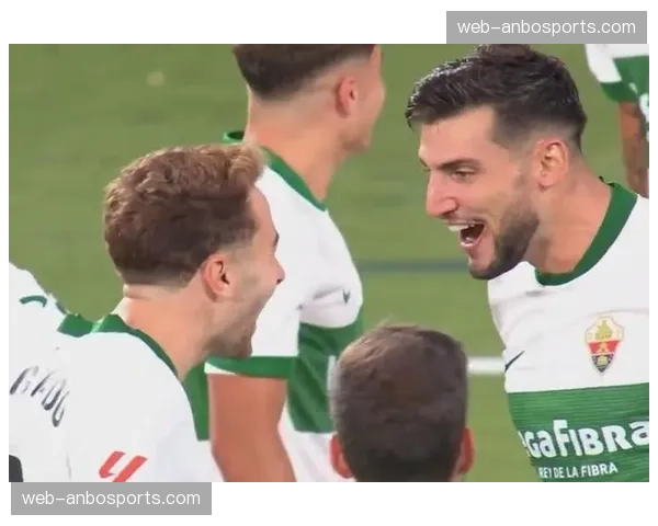 瓦伦西亚客场完胜莱万特 保级压力暂时缓解