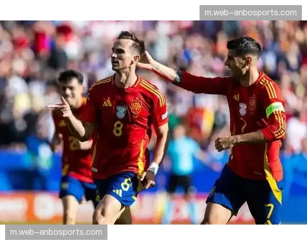 西班牙传控足球迎来革新 高位逼抢结合快速反击战术