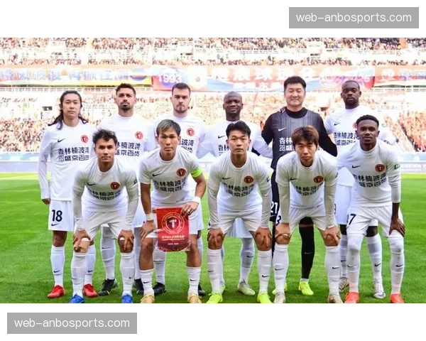 严鼎皓费利佩心态失衡 辽宁铁人中场双核频失误 严鼎皓费利佩心态失衡 辽宁铁人中场双核频失误